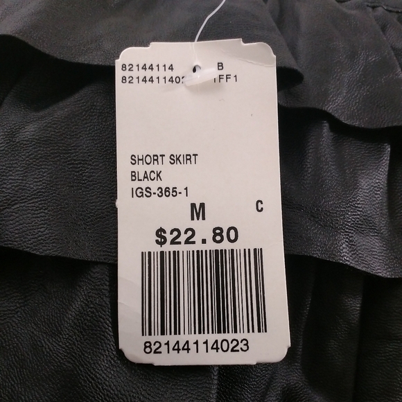 RUE 21 VEGAN LEATHER SHORT SKIRT - Picture 5 of 7